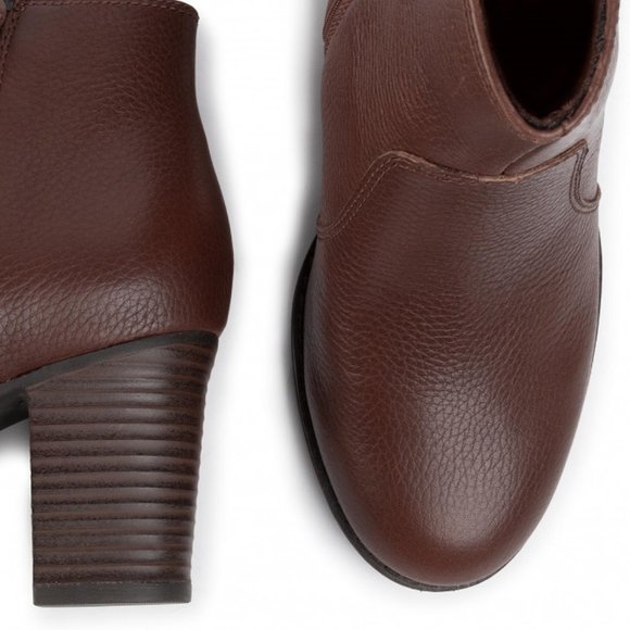 NEW Clarks Collection Verona Leather Gleam Booties - Picture 4 of 15